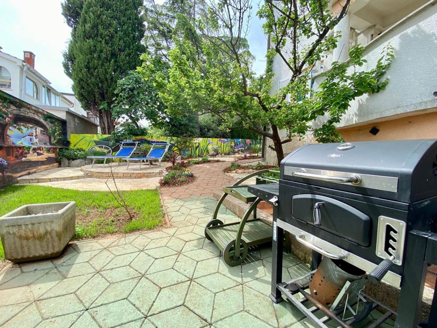 Apartament Didi With Private Garden, Close To The Krk Center