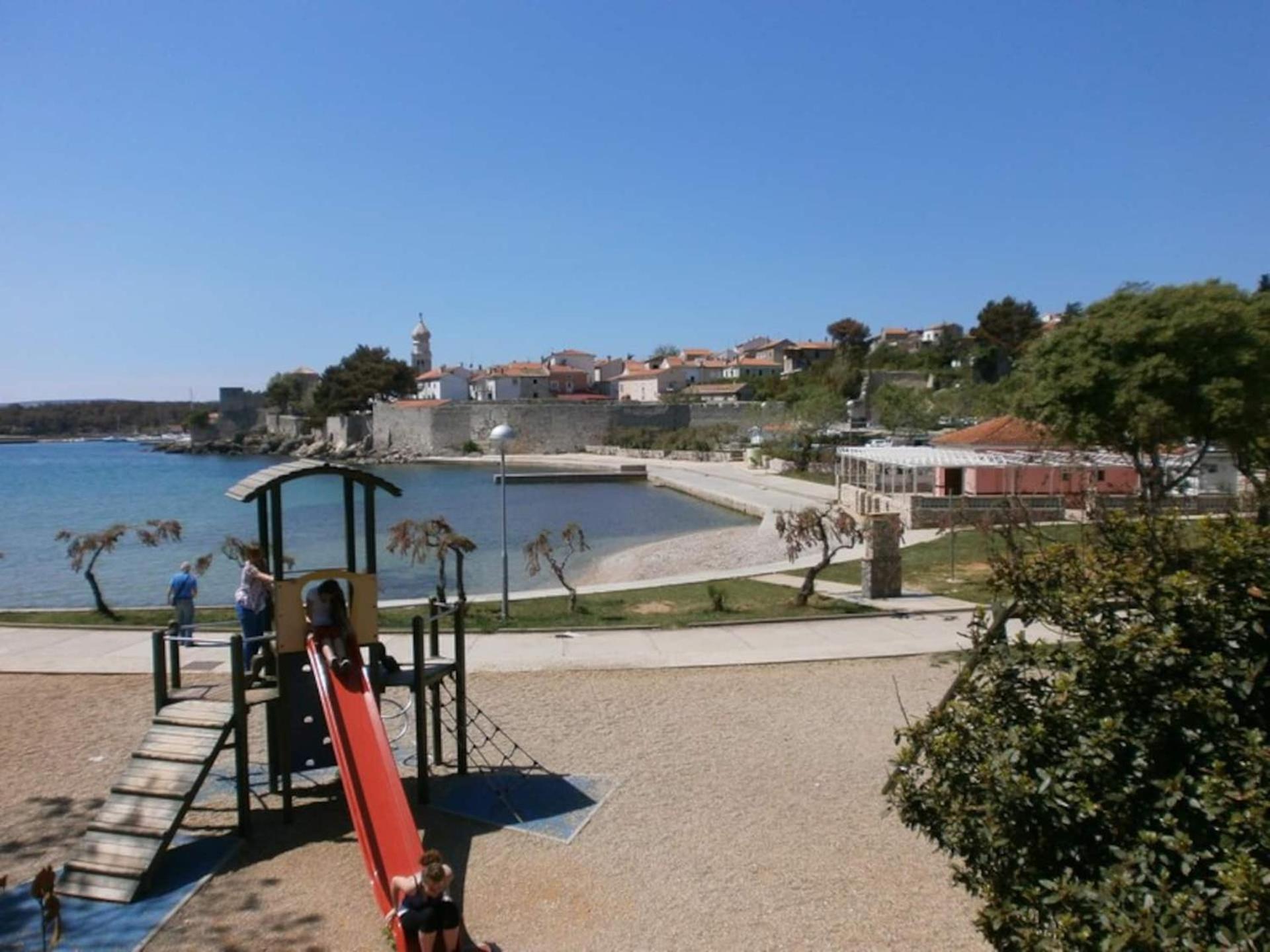 Didi With Private Garden, Close To The Krk Center Apartament *